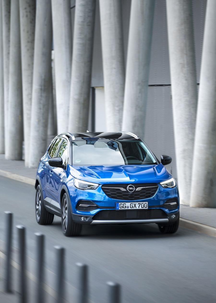  Opel Grandland X Turbo D 2017 года  (фото 7 из 42)